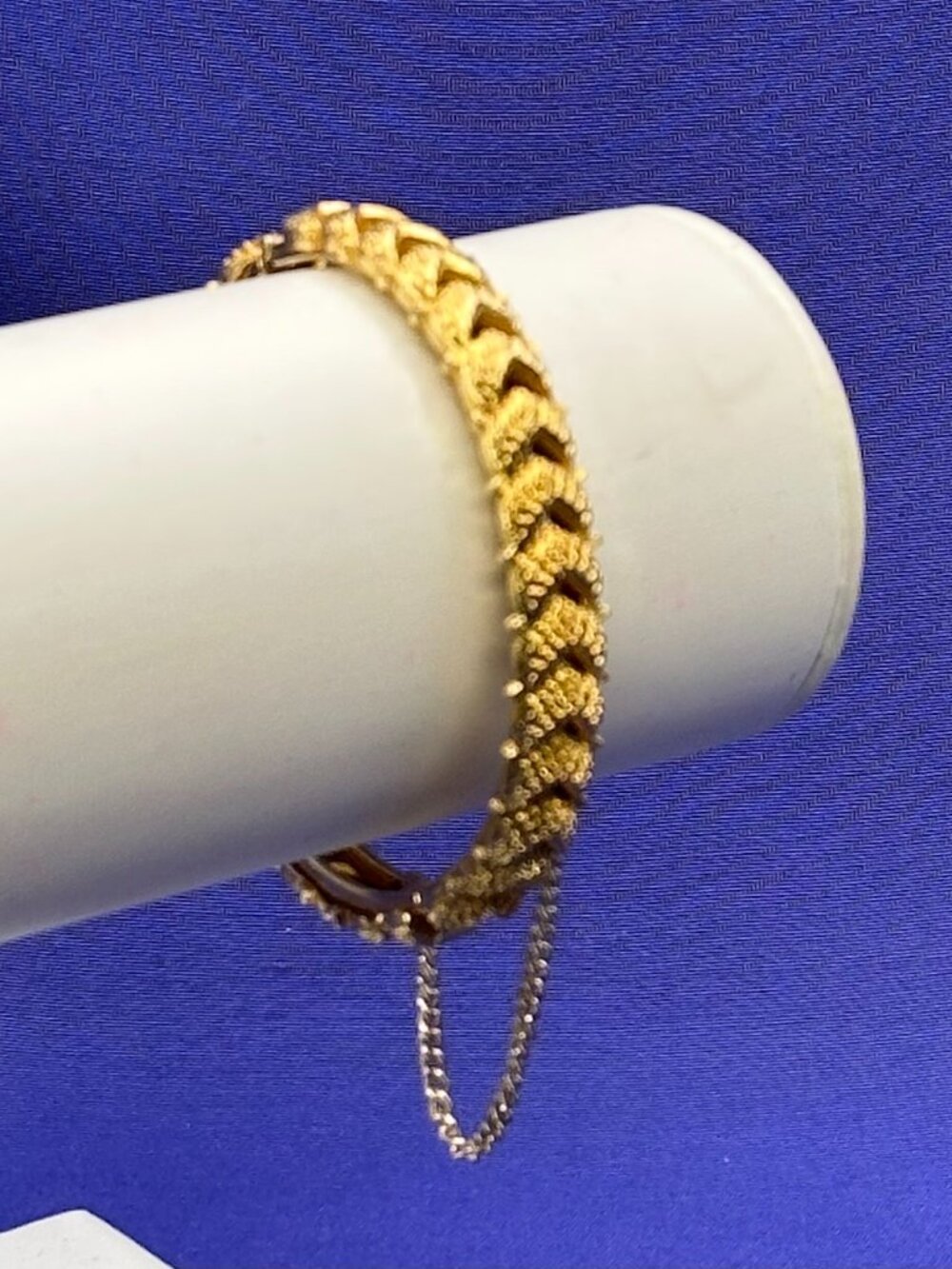 VTG Gold-Plated Hinged Bangle Bracelet Textured Safety Chain
